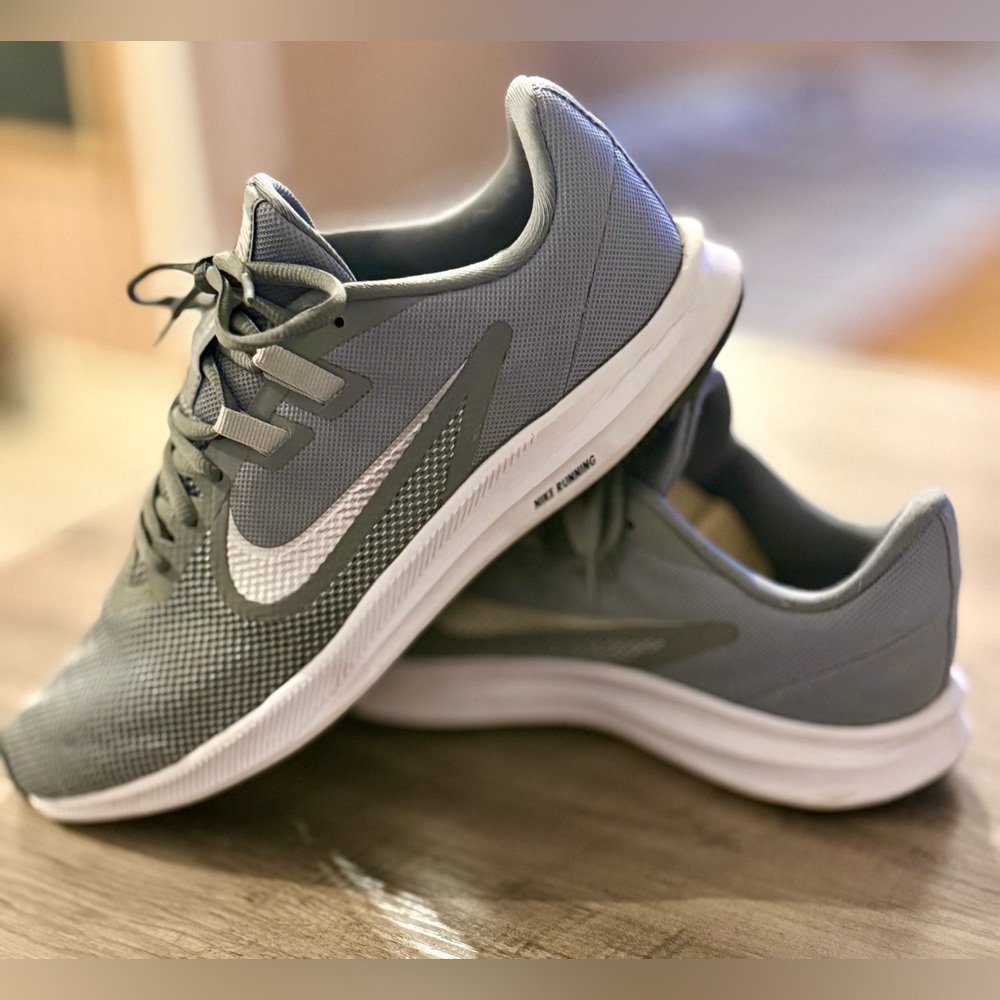 Nike Downshifter 9 | Women’s Size 10.5 | Cool Grey Running Shoes NEW - Picture 3 of 8